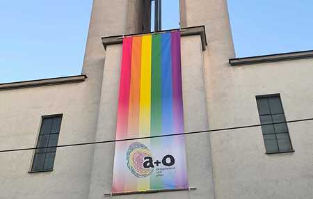 Regenbogenpastoral zu 'Hate Crimes': Hetze bewirkt Hass