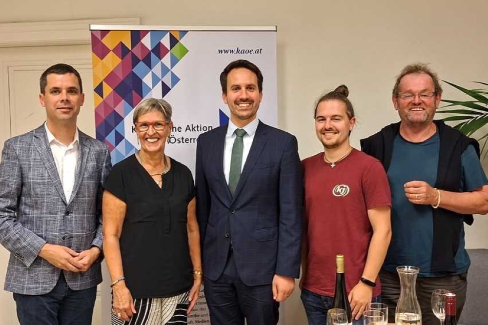Gruppenbild der Mitwirkenden an der Diskussion