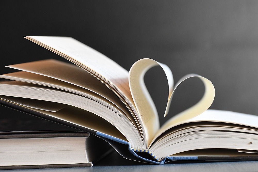 Literatur / Bild von Veronika Andrews auf Pixabay Österreichischer Vorlesetag mit Bischof Krautwaschl in Graz