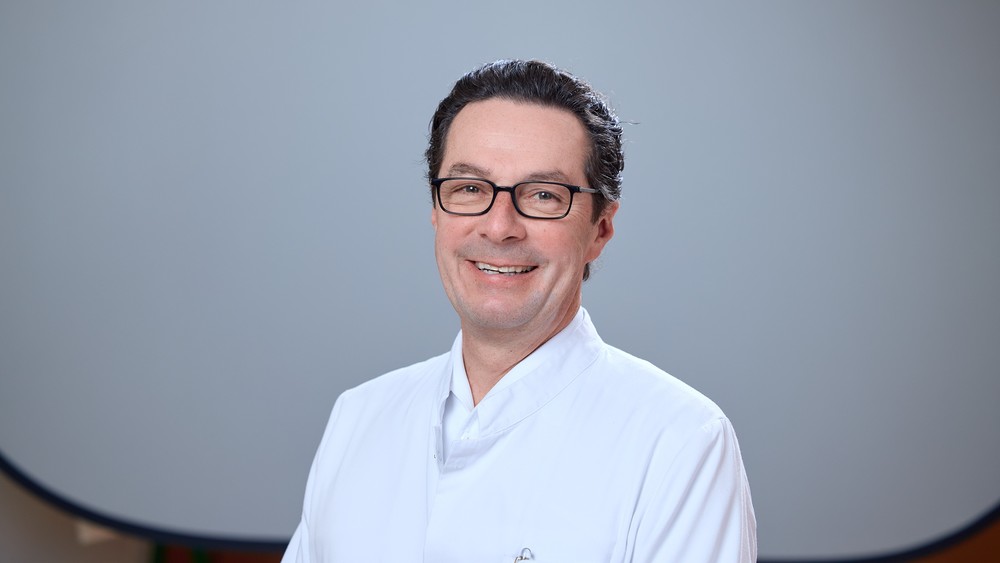 Michael Amon, Vorstand der Augenabteilung am Krankenhaus der Barmherzigen Brüder Wien / Krankenhaus der Barmherzigen Brüder Wien / Ludwig Schedl Wiener Ordensspital verzeichnet Rekord bei Grauer-Star-Operationen
