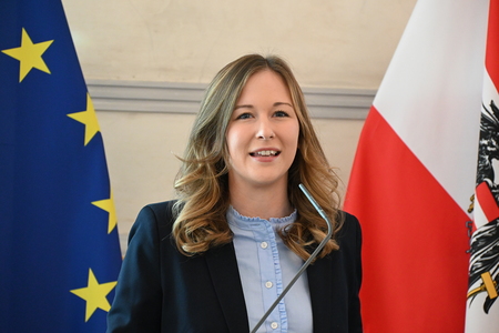 Ministerin Plakolm betont christliche Prägung Österreichs